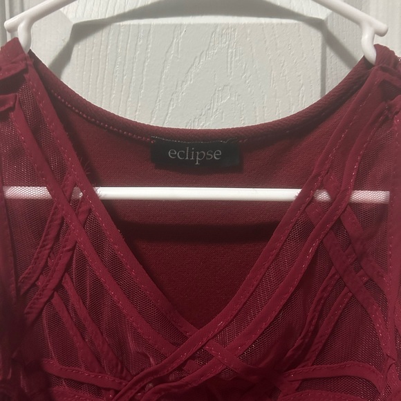 Eclipse Top Burgundy - Picture 2 of 3